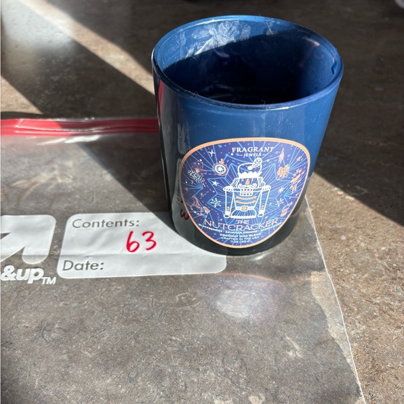 Fragrant Jewels - The Nutcracker Candle - Picture 2 of 7